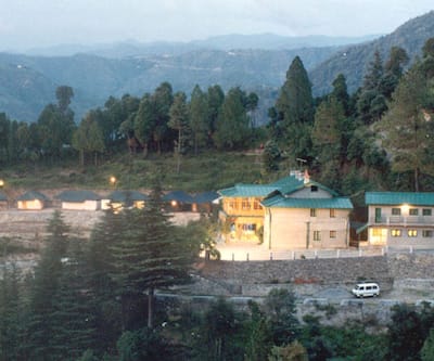 https://imgcld.yatra.com/ytimages/image/upload/t_hotel_yatra_city_desktop/v1464069598/Domestic Hotels/Hotels_Ramgarh/The Himalayan View Retreat/HO_brfToA.jpg